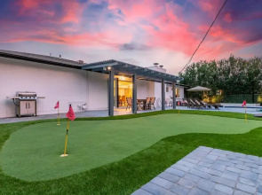 Ochenta Modern Retreat Htd Pool Spa Putt Grn Gym