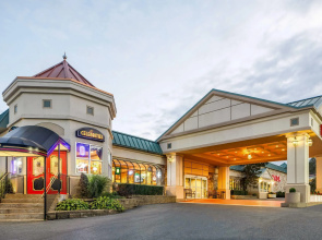 Ramada by Wyndham State College Hotel & Conference Center