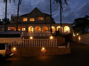 Albion Manor
