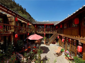 丽江束河逸墅精品客栈
