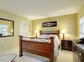 Sunset Harbour B&B