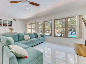 Spacious Jacksonville Home: 6 Mi to Downtown!
