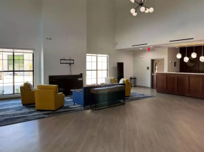 Comfort Inn & Suites Huntsville Near University