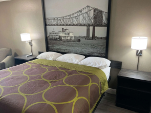Super 8 by Wyndham Picayune