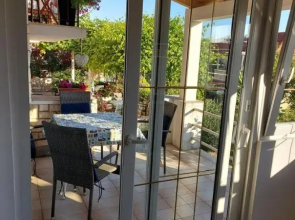 Apartments Ivana - free parking and 100m from the beach