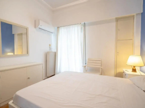 Larissa Station metro st. 2 bedrooms 3 pers. flat