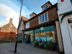 Lovely Apartment in Cranbrook With Serene View