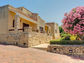 Superlative 4 Bedroom Villa With Private Pool