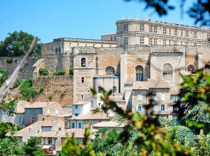 Pretty stone house with own terrace and private garden, Grignan