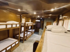 Cocovana Beach Resort - Hostel - Adults Only