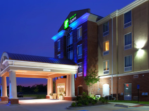 Holiday Inn Express & Suites Baton Rouge East by IHG
