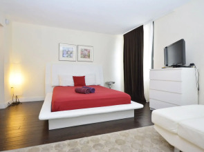 Art Deco Ocean Walk Apartments