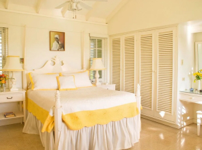 Seagrapes Villa
