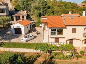 Stylish Two Bedroom Apartment in Labin