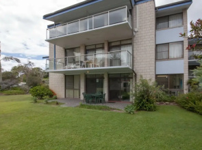 Villa Ellisa, Unit 1/10 Columbia Close