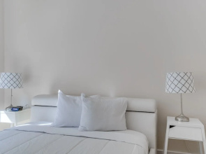 2 Bedroom Apartment located in Washington Dcâs Penn Quarter. 2 Apts by RedAwning