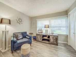 Conneaut Lake Apartment < 1 Mi to Waterfront!