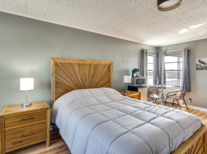 Main Channel View! Cozy Studio on Bagnell Dam Blvd