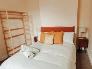 Bright 2-bed Flat in Huntingdon Town Centre
