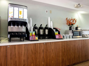 Red Roof Inn PLUS+ Miami Airport