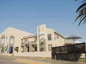 Long Beach Lodge
