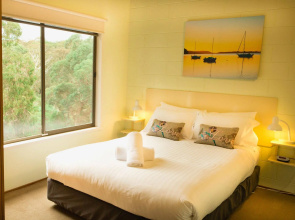 Jetty Road Retreat