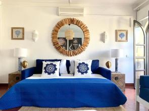 Alvor Apt 2 bedrooms AC & Pools near town and beach sleeps 6