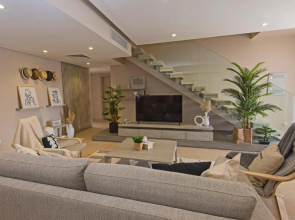 A Stunning Seaview Penthouse; 3bedrooms + Nanny