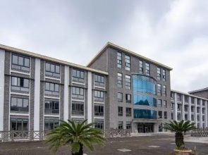 Jindaoxia Liangjiang Holiday Hotel