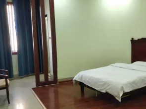 Huaxia Hotel
