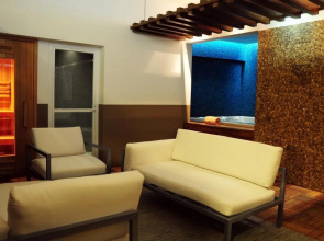 Pure All Suites at Nick Price Residences