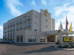 Super 8 By Wyndham Manzanillo