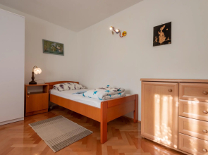 Apat 2 bedrooms, a bathroom, a kitchen,living room