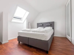 Penthouse by Brosundet, Free Parking Space