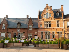 Suite & B by Hofke van Bazel