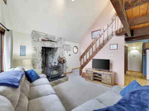 Chalet All Day Avantstay Lakeside, Firepit, Shared Pool