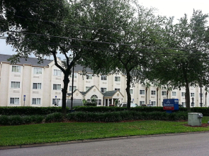 Hometown Inn & Suites Jacksonville - Butler Blvd./Southpoint
