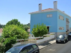 Alcobaca Hostel - Blue House