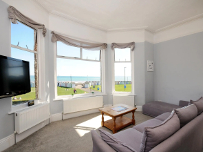 Wavecrest Holiday Apartments On the Beach