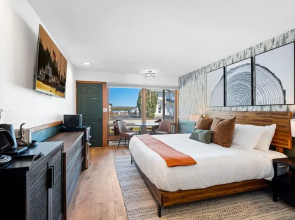 Spruce and Shore Motel