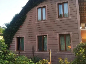 Roin Guest House