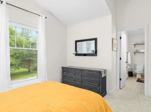 Gorgeous 2BDR Home near Downtown