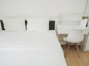 Elegant And Strategic 2Br Sky House Bsd Apartment