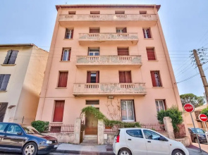 #4 Toulon CENTRE, BALCON, VUE SUR CORNICHE, LUMINEUX, AU CALME, STATIONNEMENT FACILE & GRATUIT