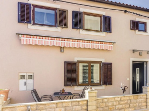 Nice Home in Pomer With Wifi and 3 Bedrooms