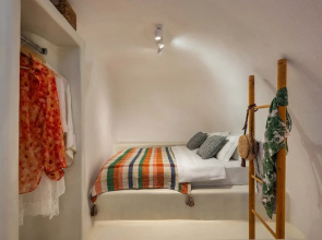 Amphora Selene Seaview Getaway in Akrotiri