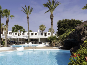 H10 White Suites — Adults Only