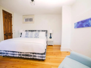 Guesthouse Charleston SOUTH 82 A and B