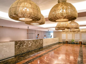 Coral Costa Caribe Beach Resort - All Inclusive