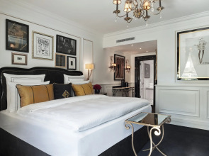 Schlosshotel Berlin By Patrick Hellmann